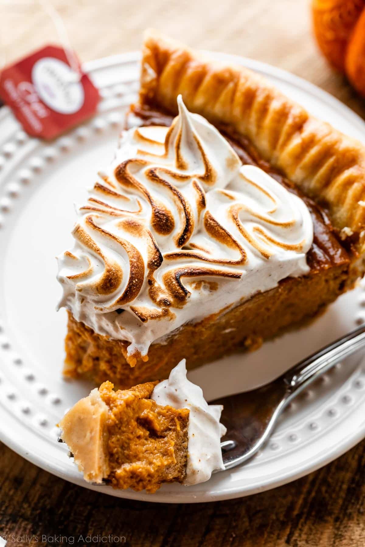 Spiced Chai Pumpkin Meringue Pie: A Flavorful Holiday Twist
